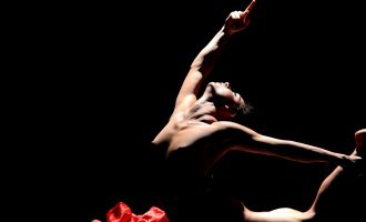 Compagnia Artemis Danza / Monica Casadei – Traviata – Lo spettacolo