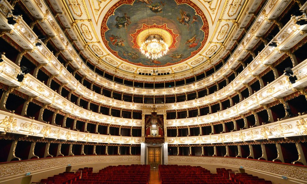 Visita il Teatro Regio - Teatro Regio di Parma